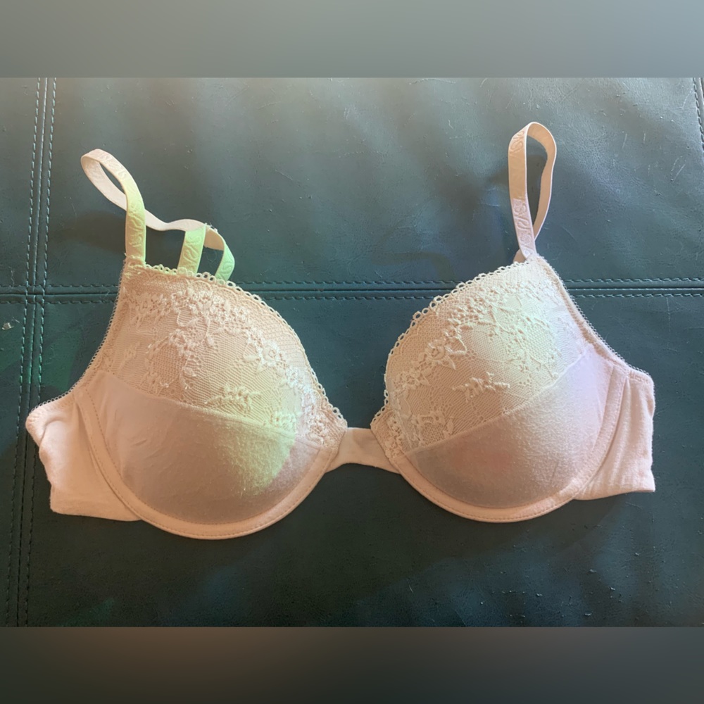 Simply Vera Wang 36C off white Bra